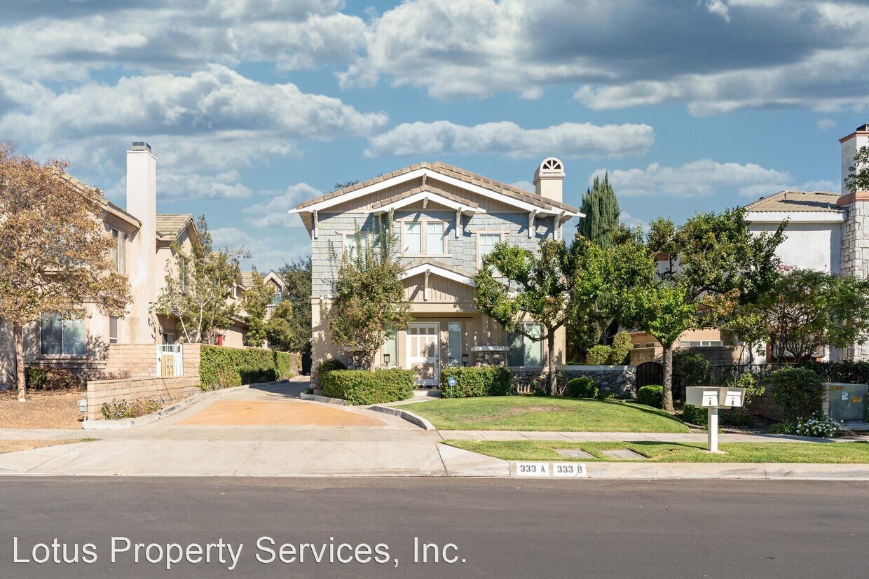 Primary Photo - 3 br, 2.5 bath House - 333 Diamond Street #B