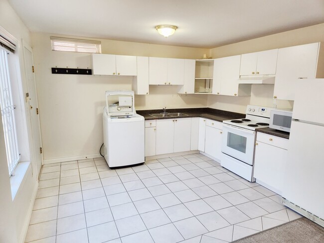 Building Photo - 7337 Jubilee Av