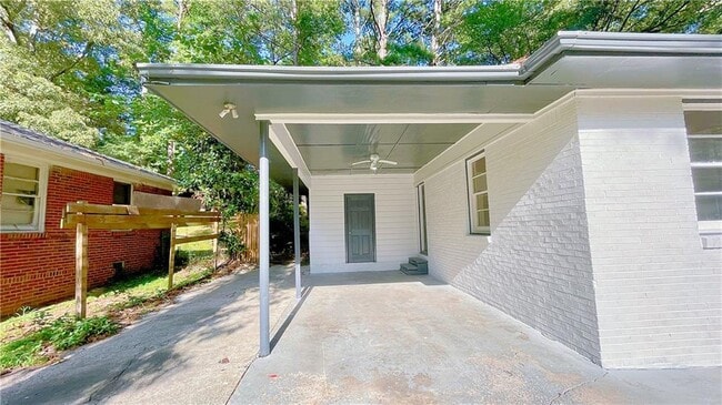 Foto del edificio - 2744 Fairlane Dr SE