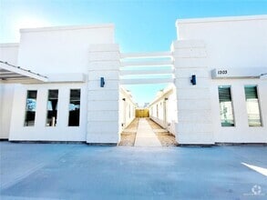 Building Photo - 1416 Vani Dr