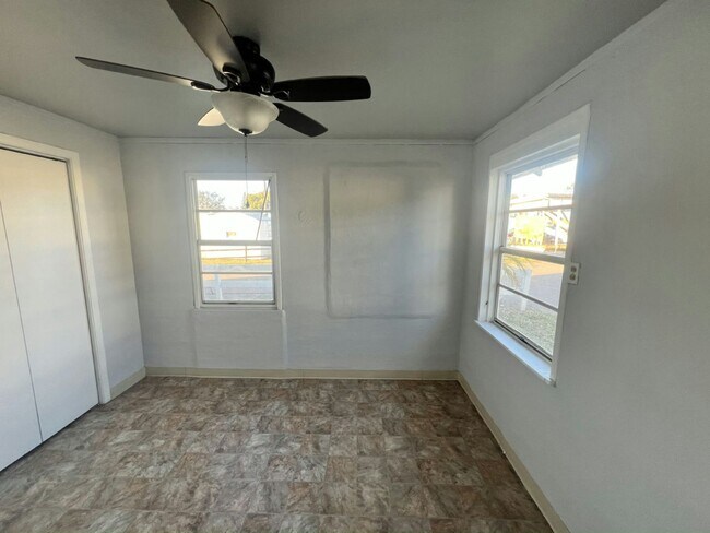 Foto del edificio - 138 Southland Ct