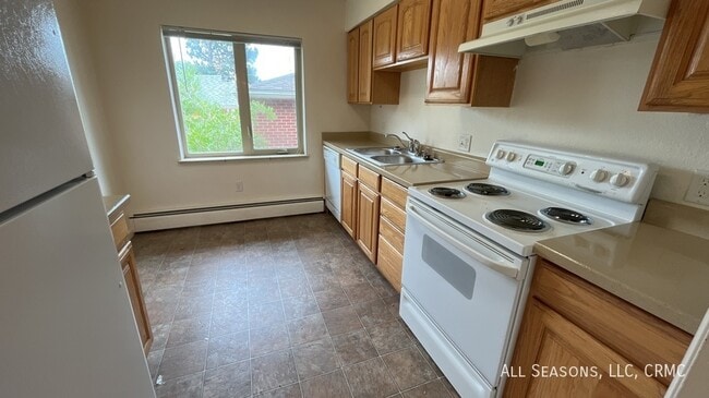 Photo - 2309 Woodburn St Apartment