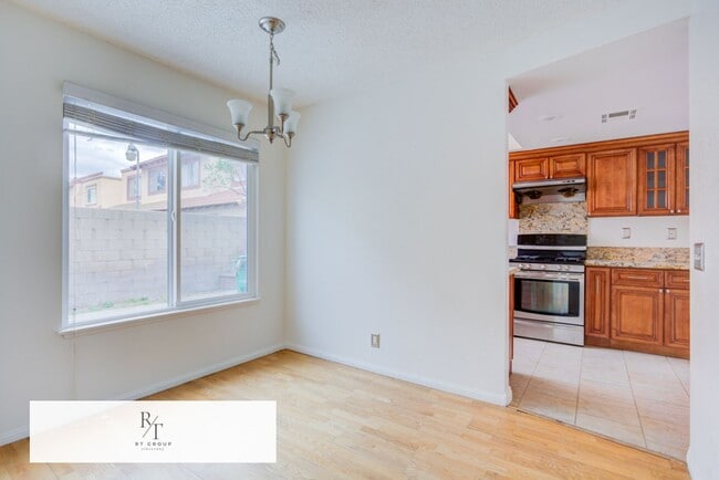 Building Photo - Freshly painted and featuring brand new 2nd-floor flooring 3 Bedrooms, 2.5 Bathroom in Baldwin Park