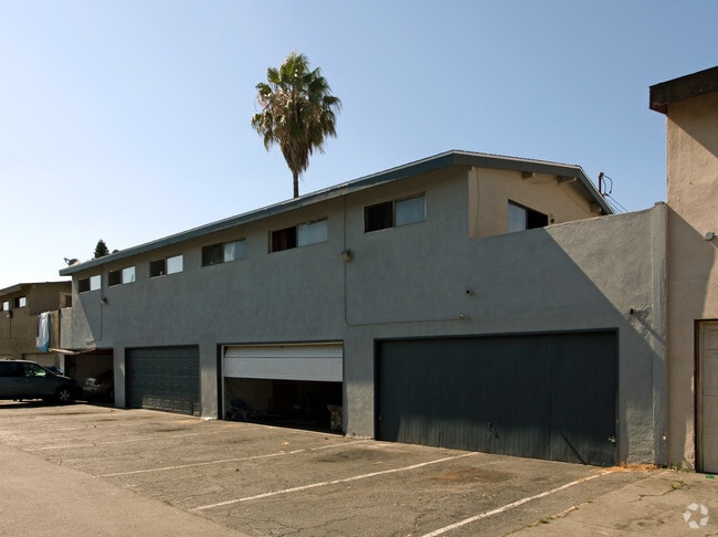 Building Photo - 324 Leatrice Ln