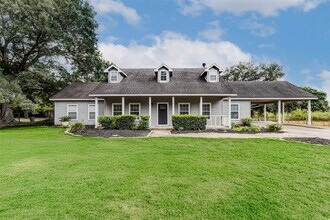 Building Photo - 8411 Syms St