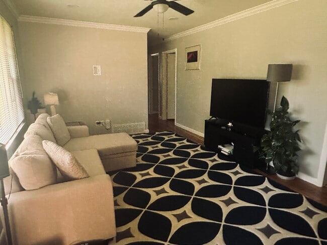 Foto del edificio - 344 Harvard Dr