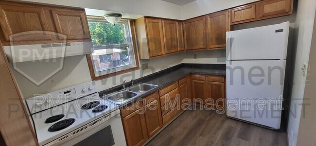 Foto del edificio - 1112 W Main St