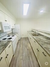Building Photo - 245 Beaver Kreek Center