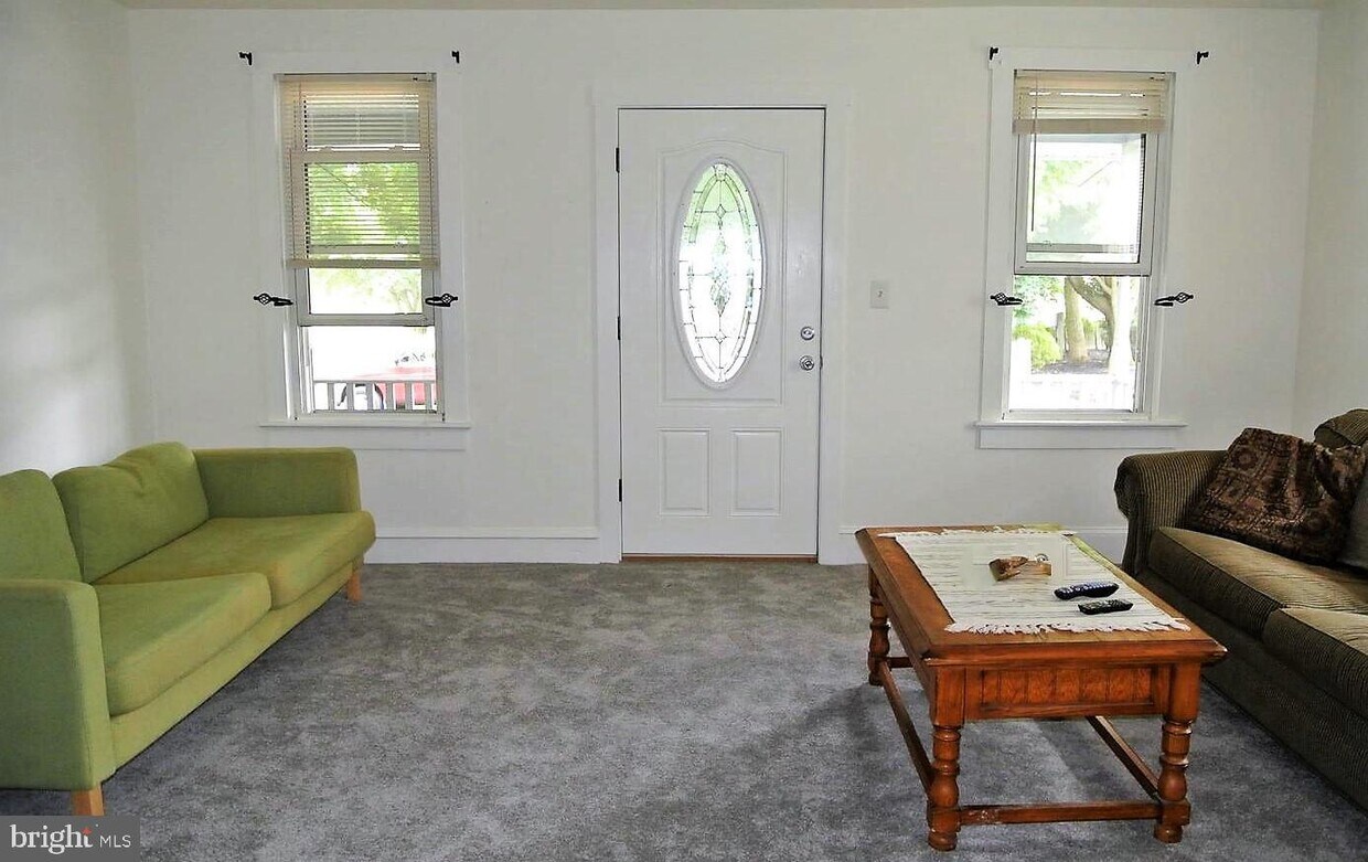 Primary Photo - 324 Washington Ave