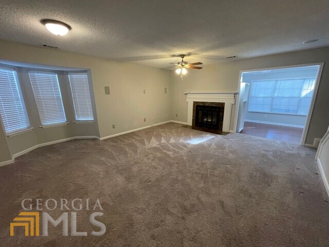 Building Photo - 2045 Fairways Ct