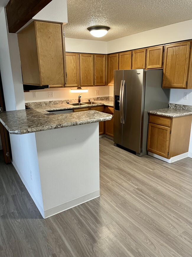 Building Photo - 410 Zang St