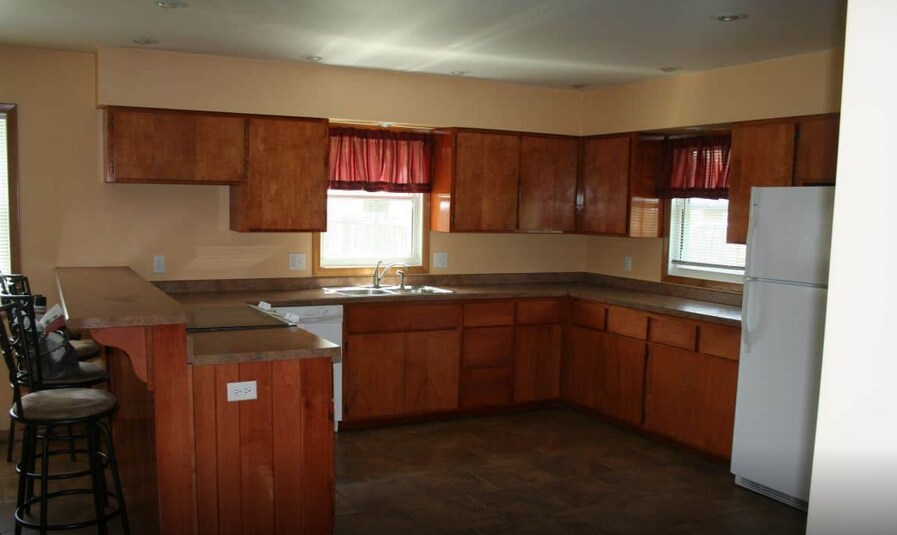 421 E Sanborn St, Winona, MN 55987 House Rental in Winona, MN