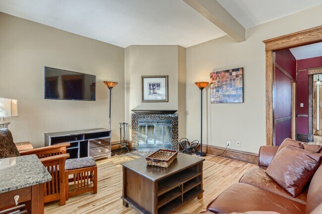 Foto del edificio - 735 Laurel Ave