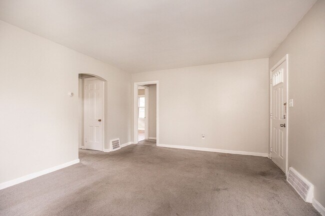 Foto del edificio - 3 BED 1 BATH BEAUTIFUL SINGLE FAMILY HOME