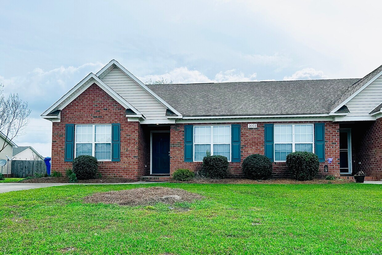 3003 Kinsey Loop, Winterville, NC 28590 Townhome Rentals in
