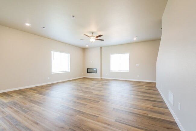 Building Photo - 7325 Crystal Ave