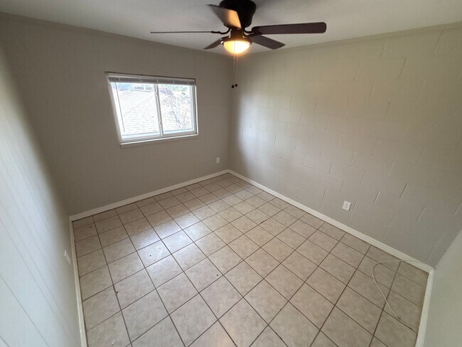 Foto del edificio - 2150 Saxon St