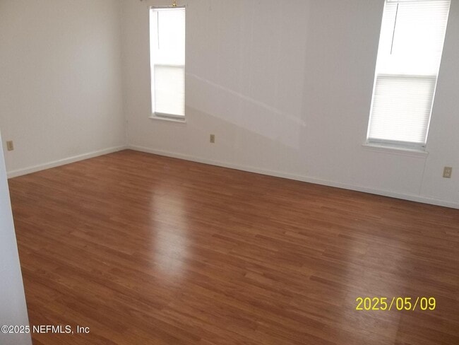 Building Photo - 255 Leatherleaf Dr