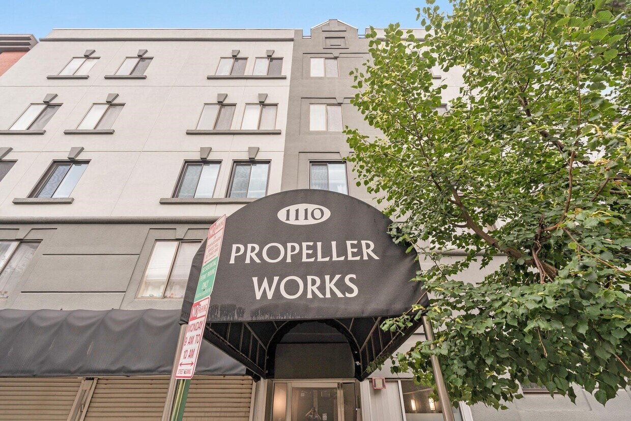 Primary Photo - 1110 Clinton St