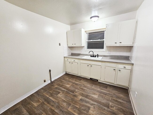 Foto del edificio - 241 Cluster Ave