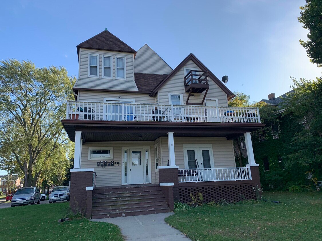 1805 60th St, Kenosha, WI 53140 Apartments in Kenosha, WI