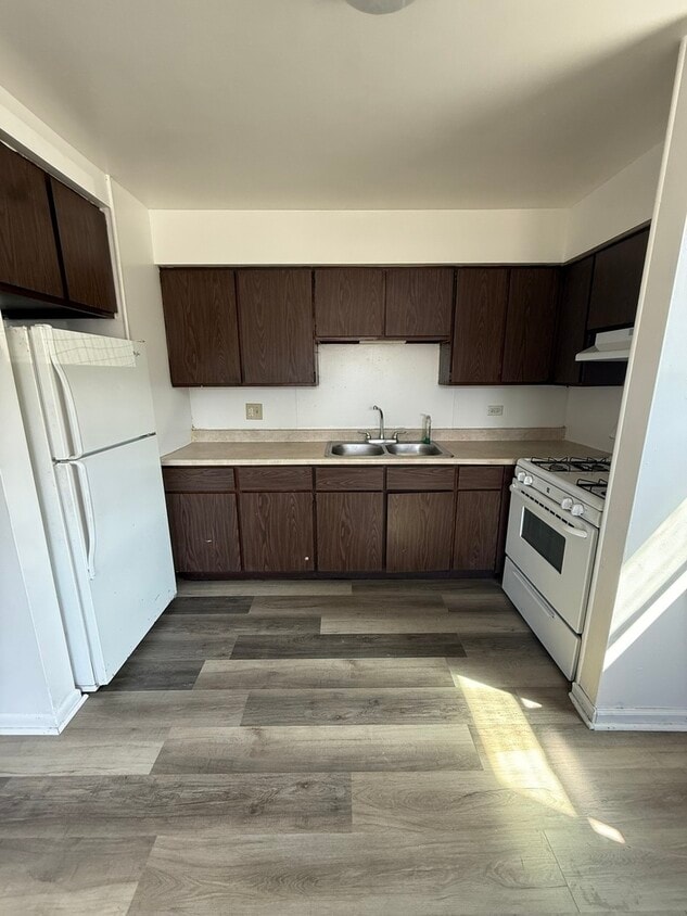 Primary Photo - 1627 Woodbine Dr