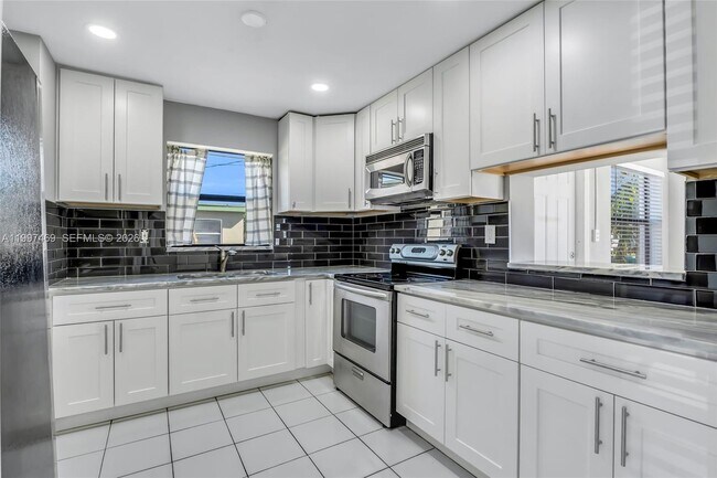 Foto del edificio - 1820 NW 35th Terrace
