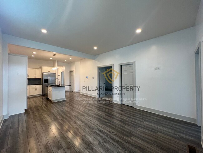Building Photo - Renovated 4 Bed, 2.5 Bath Home in Beautiful Bates Hendricks, Just Blocks from Downtown!