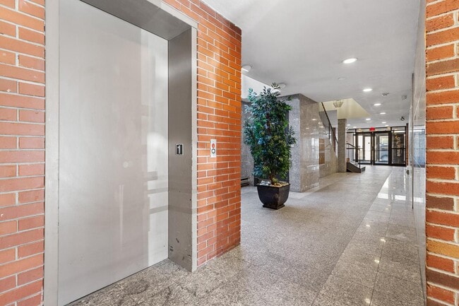 Foto del edificio - 176 Broadway