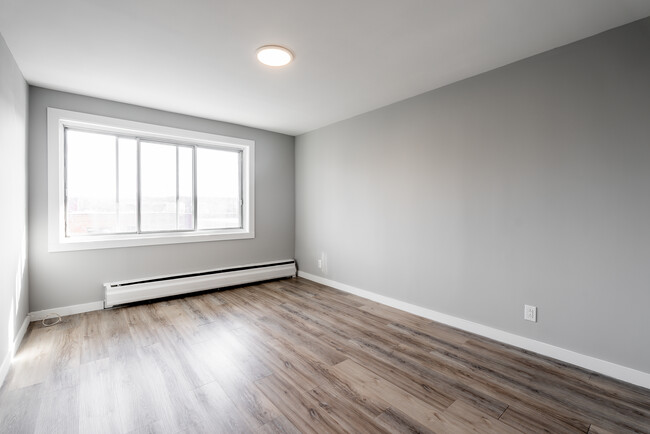 Bedroom - 4850-4860 Bourret