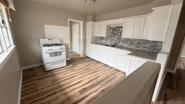 Building Photo - Cozy South OKC Charm: Your Next Sweet Home