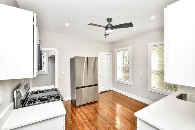 Building Photo - 68 Percival St