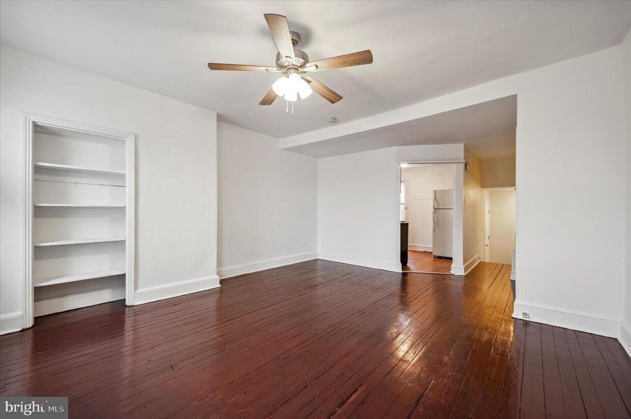 Primary Photo - 885 N 27th St