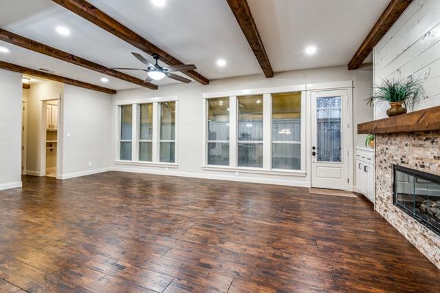 Building Photo - 8779 Oak Stream