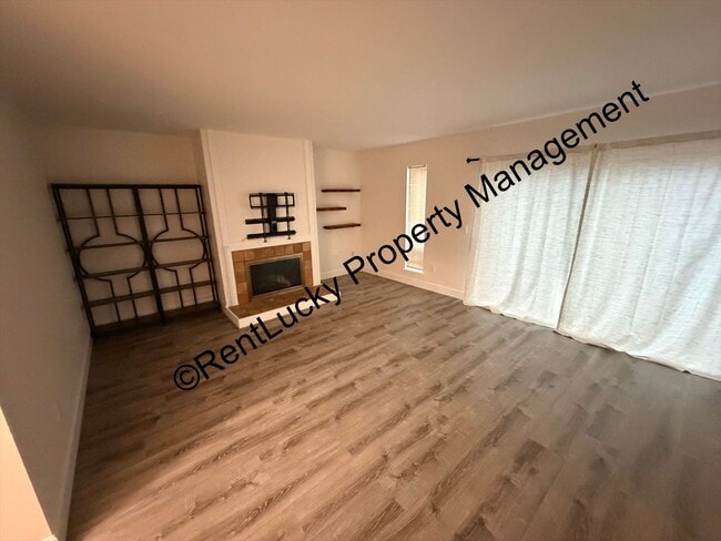 Building Photo - Two Bedroom Two Bath Condo For Rent