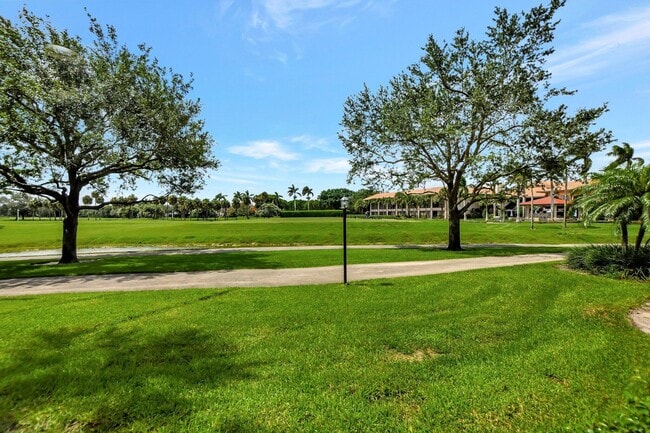 Building Photo - 7145 Promenade Dr