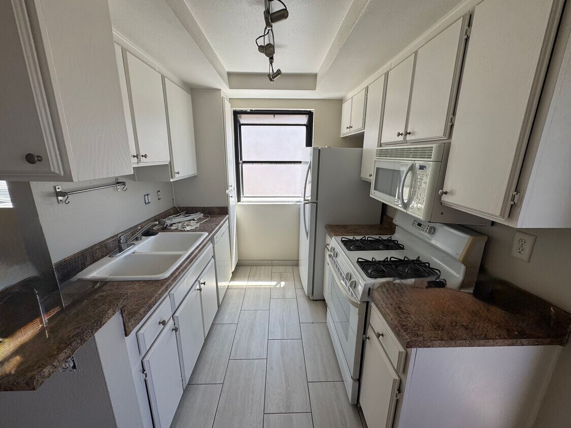 Foto del edificio - Normal Heights 2 bedroom 2 bath upstairs unit