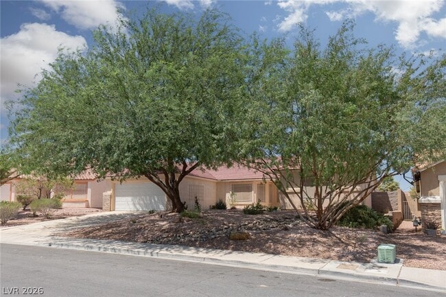 Building Photo - 327 Perry Ellis Dr