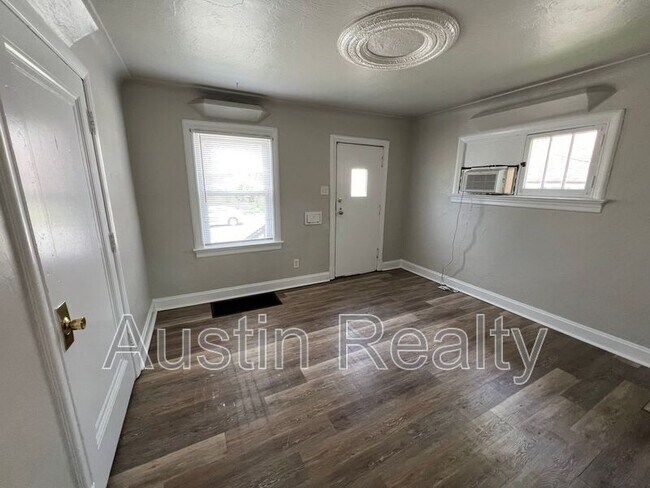 Foto del edificio - 8836 Graceland Ave