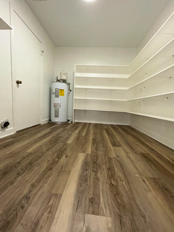 Foto del edificio - 8223 Emerald Elm