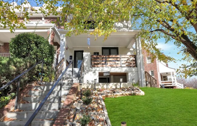 Foto del edificio - 1419 Upshur St NW