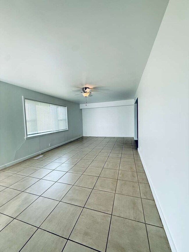 Foto del edificio - 727 NW 89th St