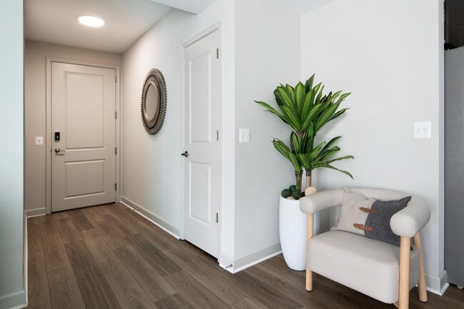 Building Photo - Ovation at Park Crest