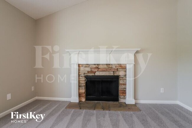 Building Photo - 167 Roman Dr
