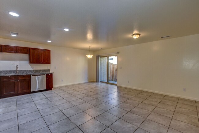 Foto del edificio - 3330 N Navajo Dr