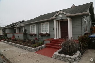 Building Photo - 1303 Laurel St