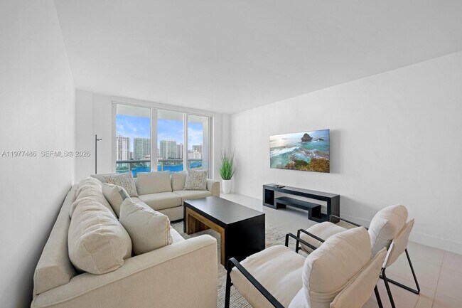Foto del edificio - 19370 Collins Ave