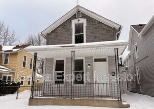 Building Photo - 710 3rd St