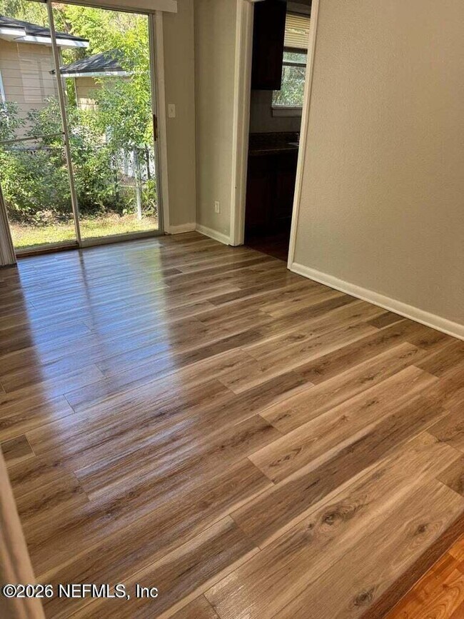 Building Photo - 2706 Palafox St