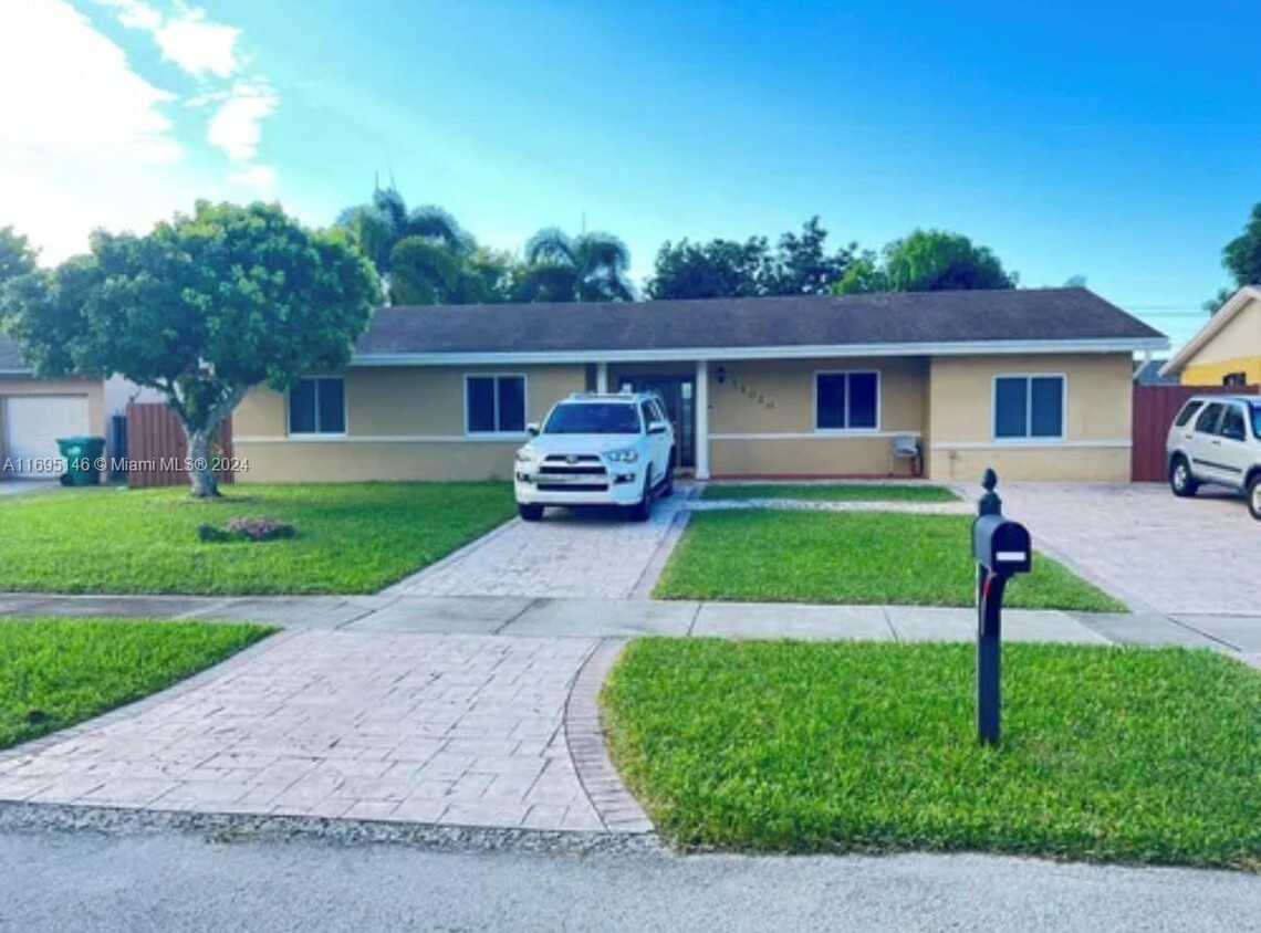 Foto principal - 11020 SW 167th St